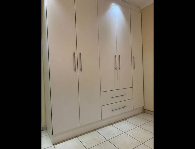 2 BEDROOM HOUSE FOR SALE IN FINSBURY